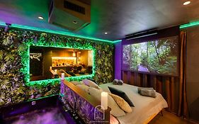 Jungle Love Room Balneo/Cinema By Hc